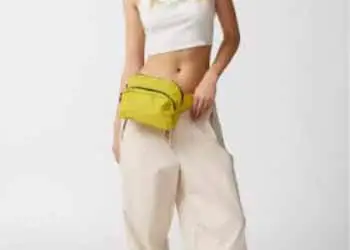 How to Wear a Fanny Pack?